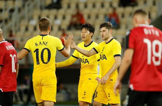 Keep An Eye Out For Elvis At The Spurs Game Tonight|video - The Boy Hotspur