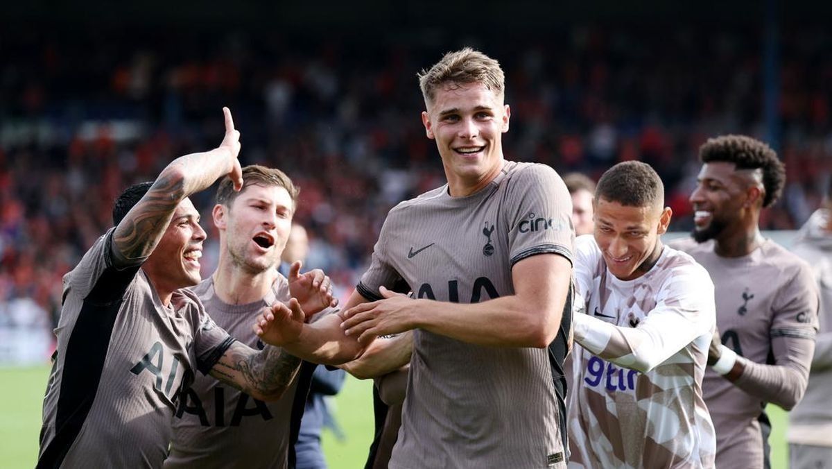 'Plotting a swoop for him' - Tottenham thinking about signing Premier ...