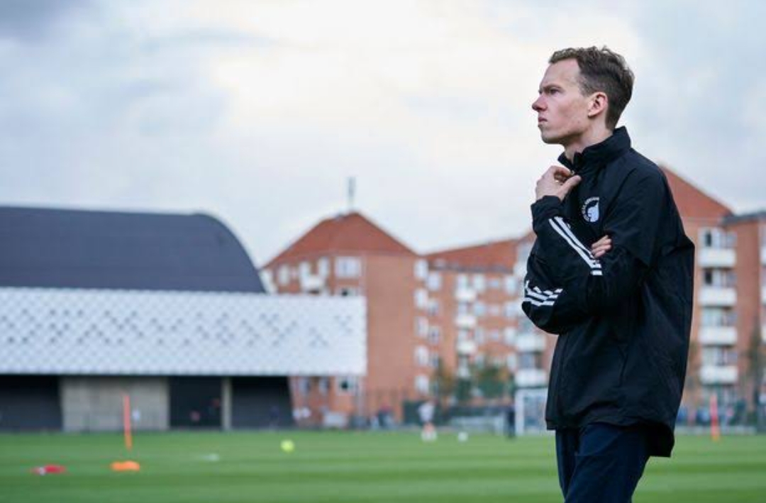 Frederik Leth follows Lange to Aston Villa in Head of Research role - Under  A Gaslit Lamp