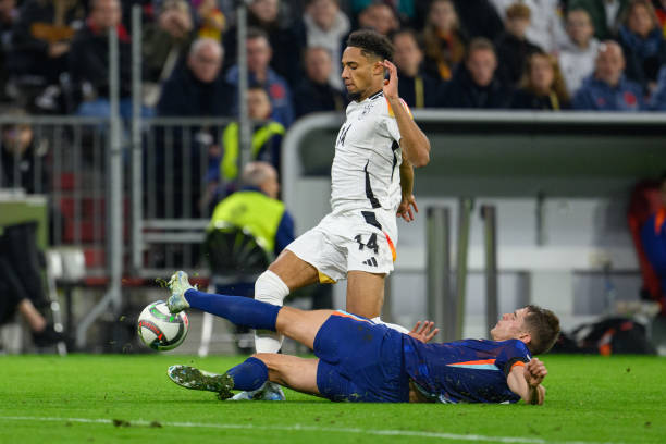 Micky van de Ven in action for Netherlands