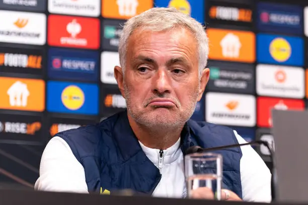 Jose Mourinho believes Tottenham are favourites to win the Europa League this season.