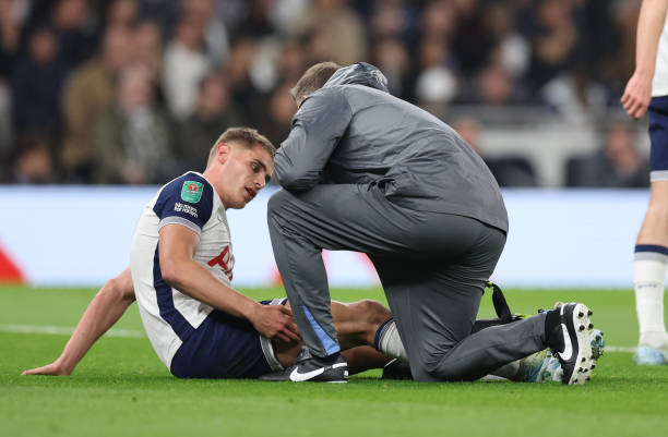 Tottenham suffer Micky van de Ven setback