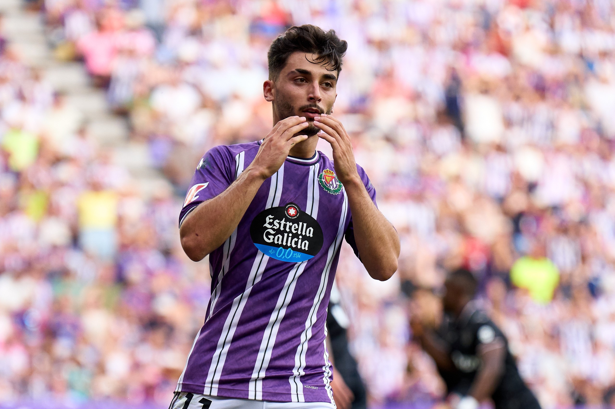 Tottenham and Liverpool want to sign Raul Moro