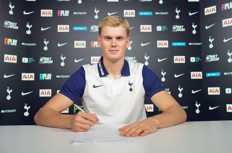 Tottenham announce Antonin Kinsky