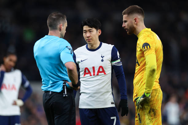 Tottenham's Heung-min Son and Vicario arguing with referee vs Man City