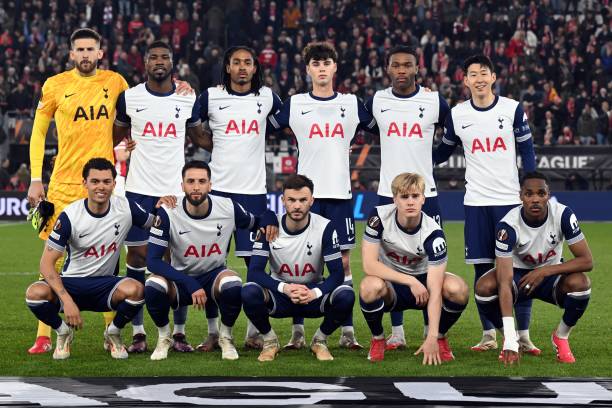 Kevin Danso and the rest of Tottenham team