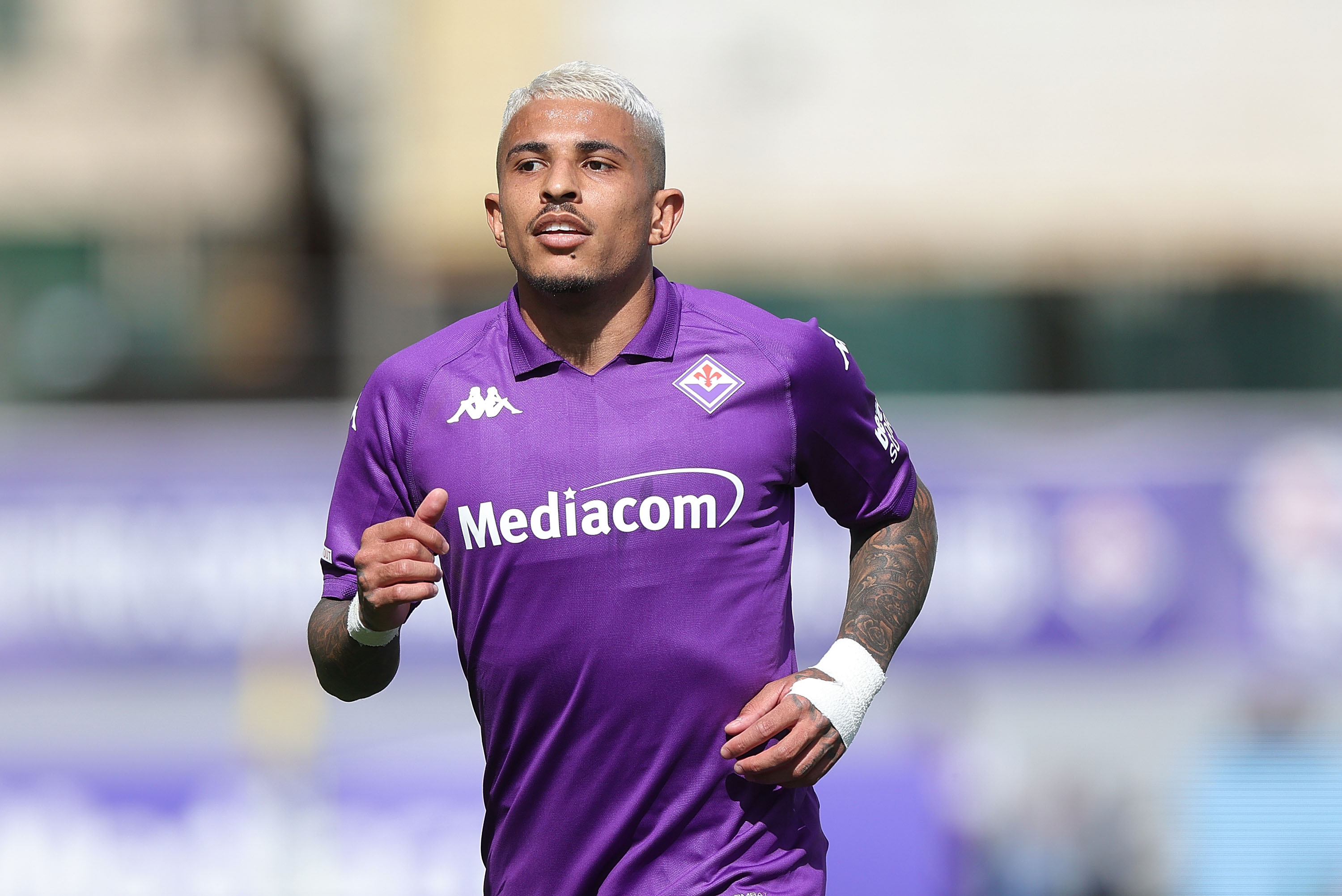Dodo in action for Fiorentina