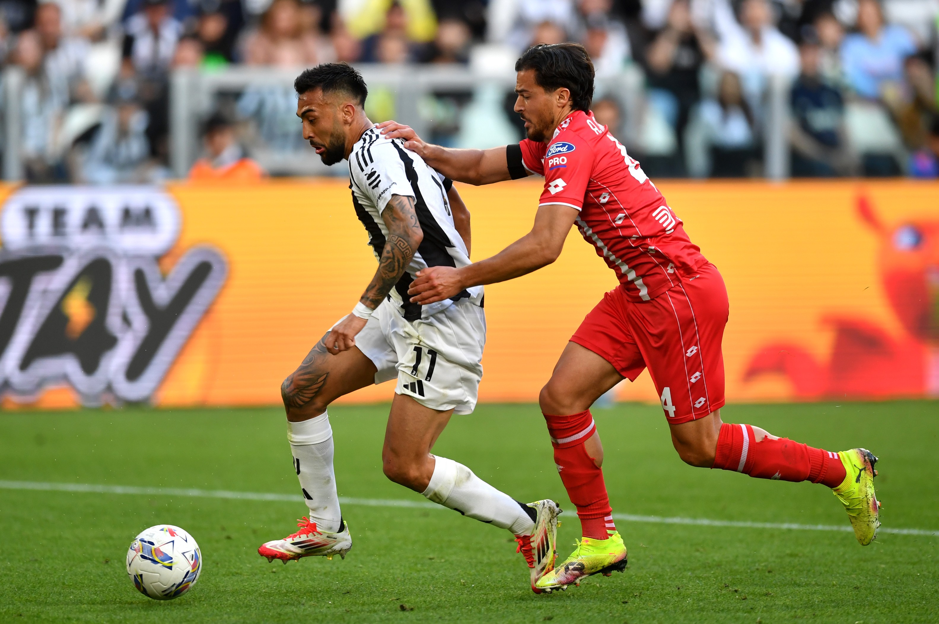 Nicolas Gonzalez of Juventus runs with the ball