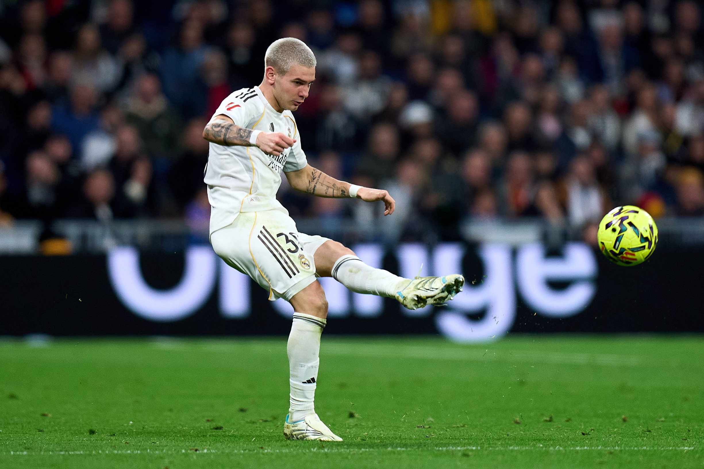 Franco Mastantuono of Real Madrid in action 